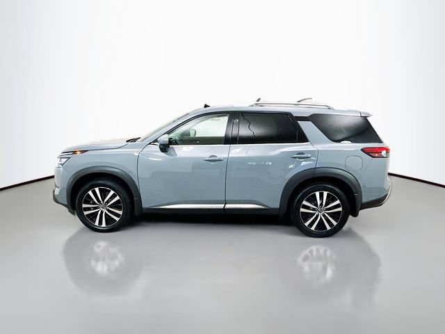 Used 2024 Nissan Pathfinder Platinum w/ Cargo Package FWD image 4