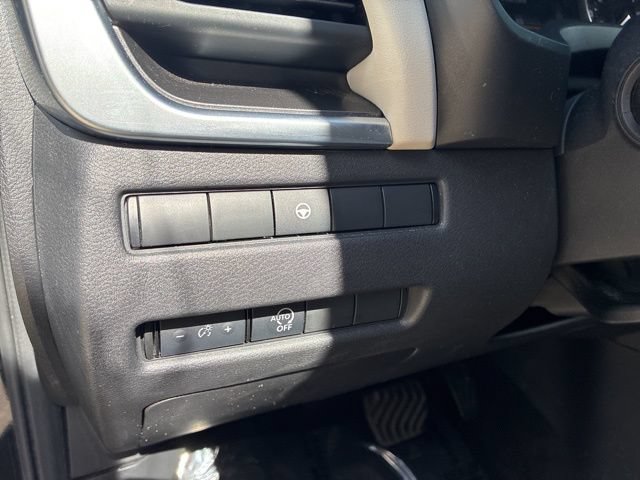 Used 2023 Nissan Rogue SV AWD/4WD image 12