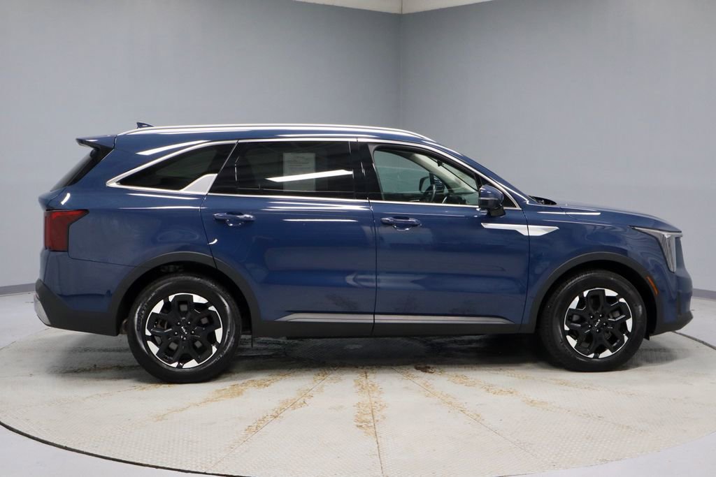 Used 2025 Kia Sorento S w/ Panoramic Sunroof Package FWD image 13
