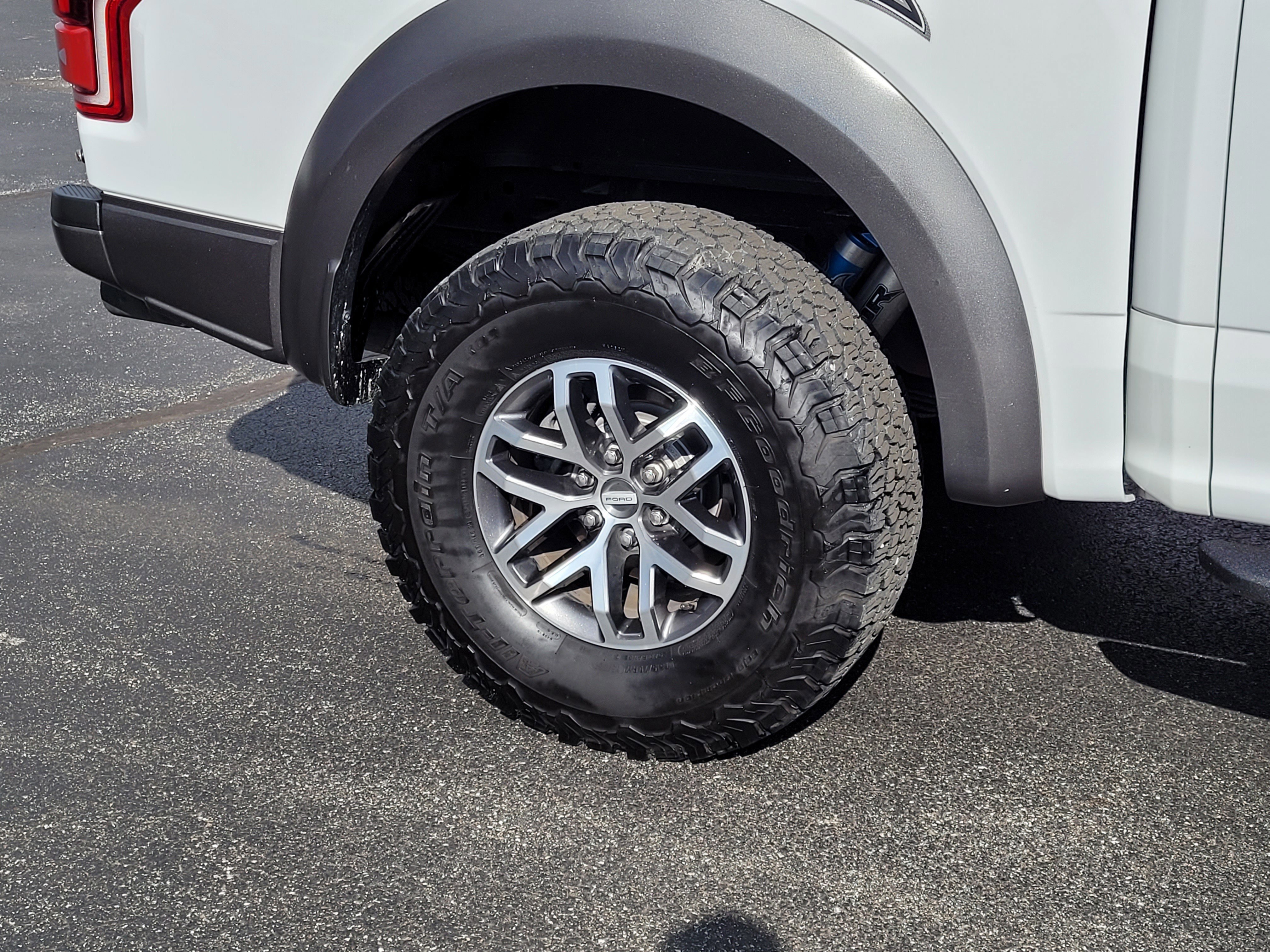 Certified 2018 Ford F150 Raptor w/ Equipment Group 802A Luxury image 10