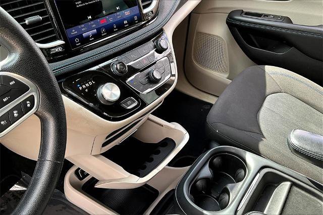 Used 2021 Chrysler Pacifica Touring image 15