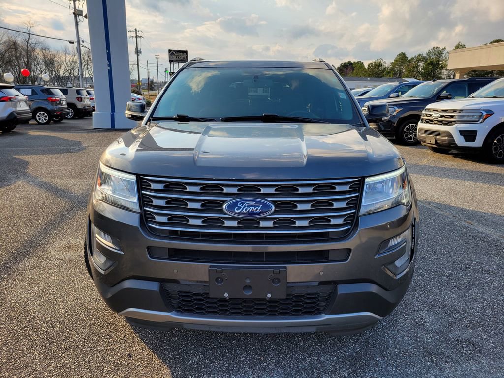 Certified 2017 Ford Explorer XLT w/ Equipment Group 202A image 8