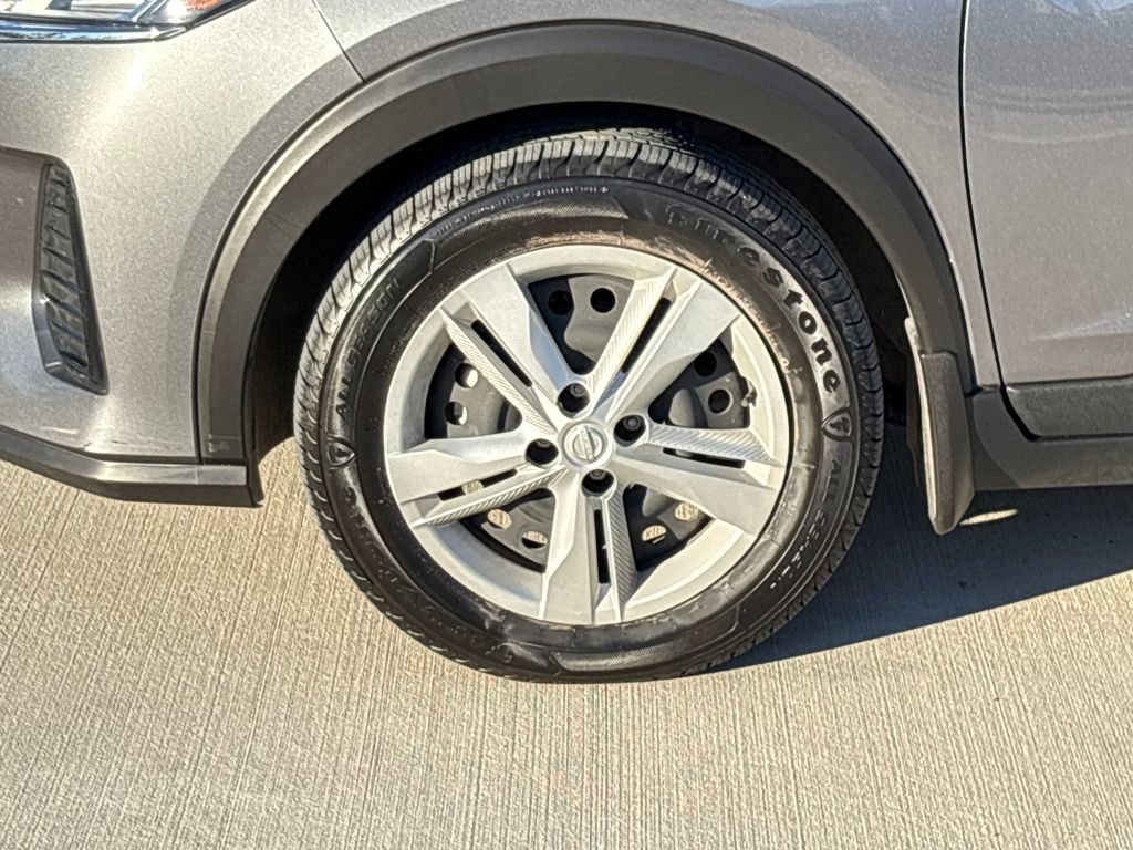 Used 2024 Nissan Kicks S image 11