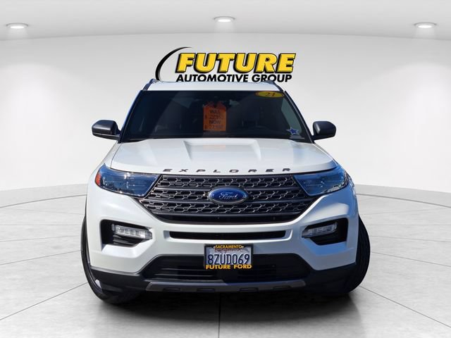 Certified 2021 Ford Explorer XLT w/ Equipment Group 202A AWD/4WD image 2