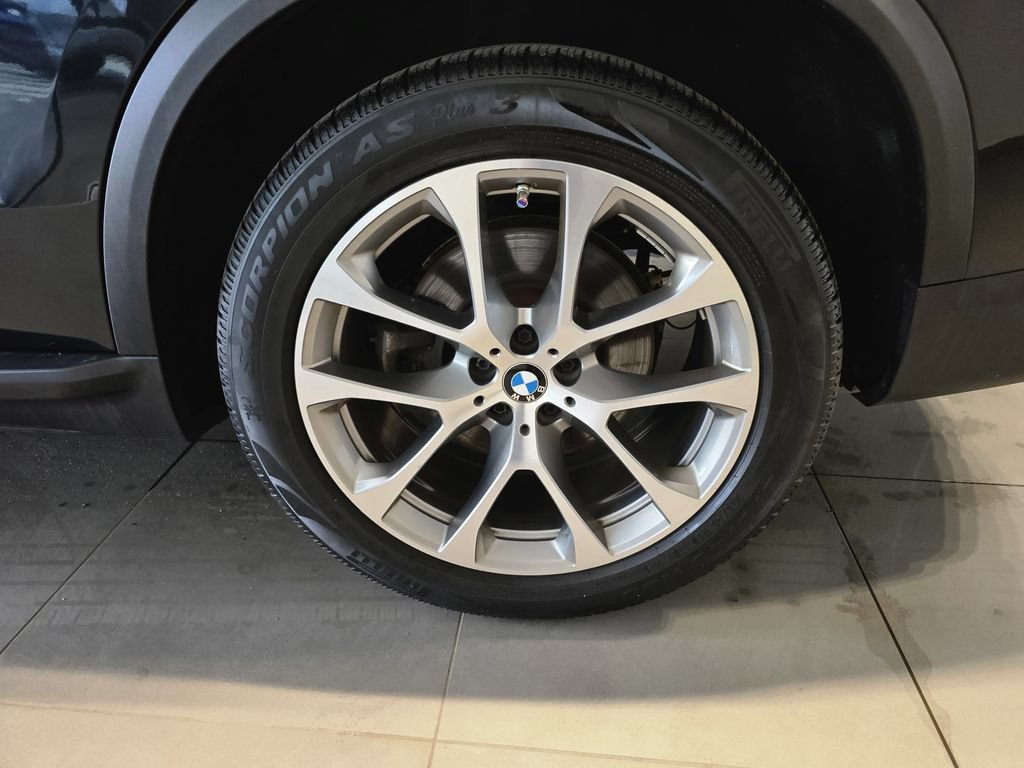 Used 2023 BMW X5 xDrive40i w/ Premium Package AWD/4WD image 45