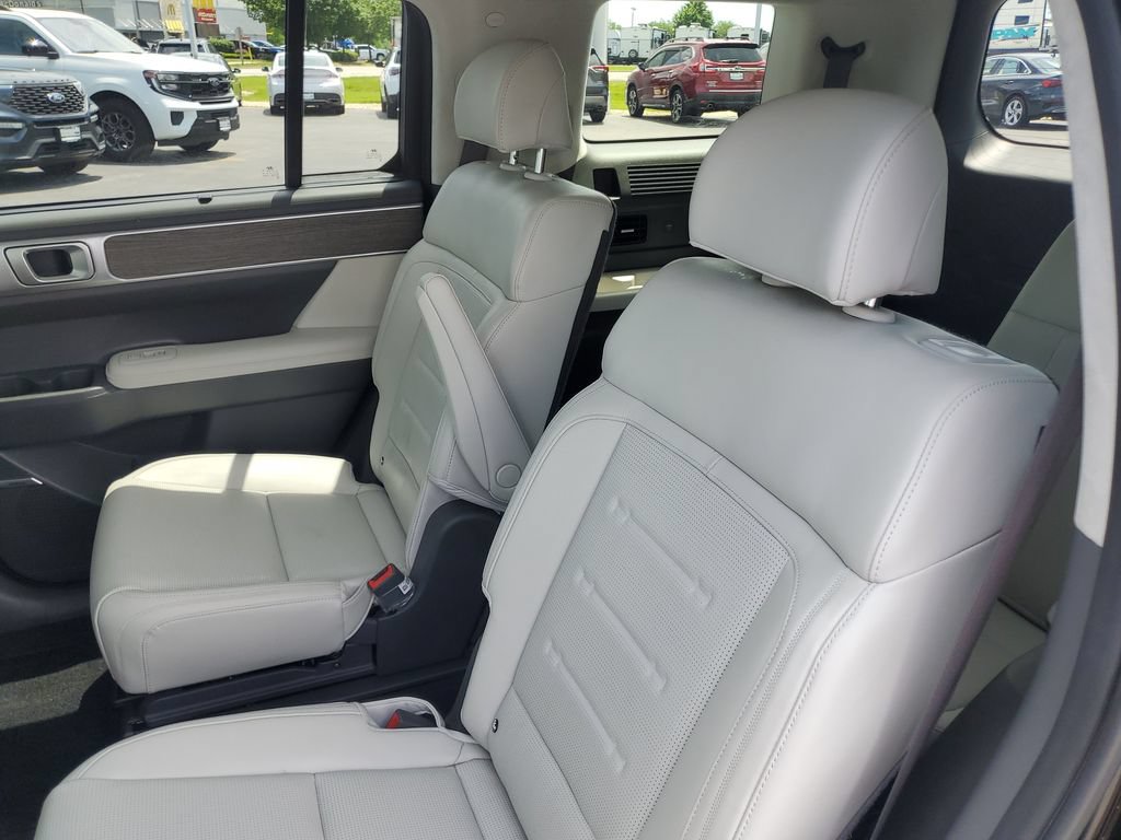 Used 2024 Hyundai Santa Fe Calligraphy AWD/4WD image 42