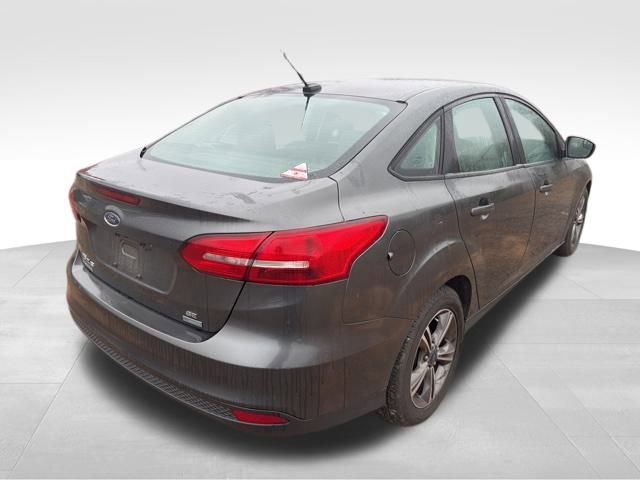 Certified 2018 Ford Focus SE w/ SE Appearance Package image 4