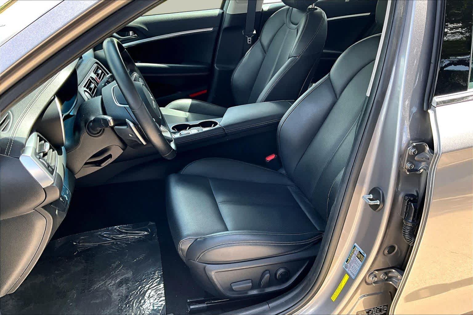 Used 2020 Genesis G70 2.0T RWD image 7