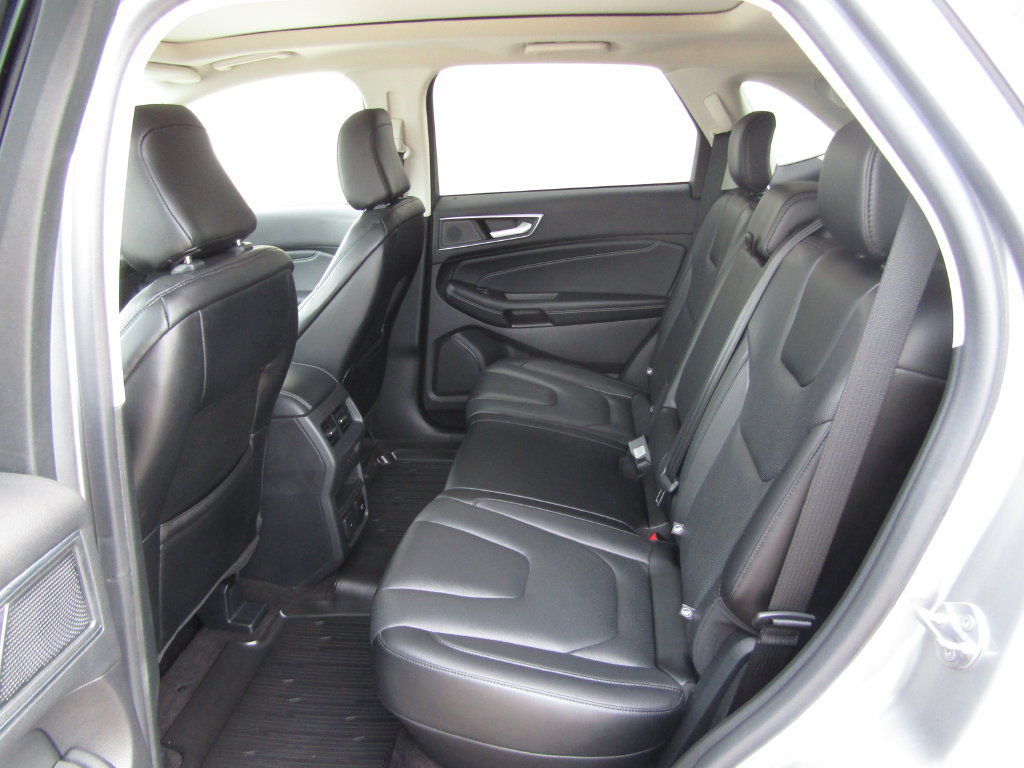 Certified 2020 Ford Edge Titanium w/ Equipment Group 301A AWD/4WD image 35