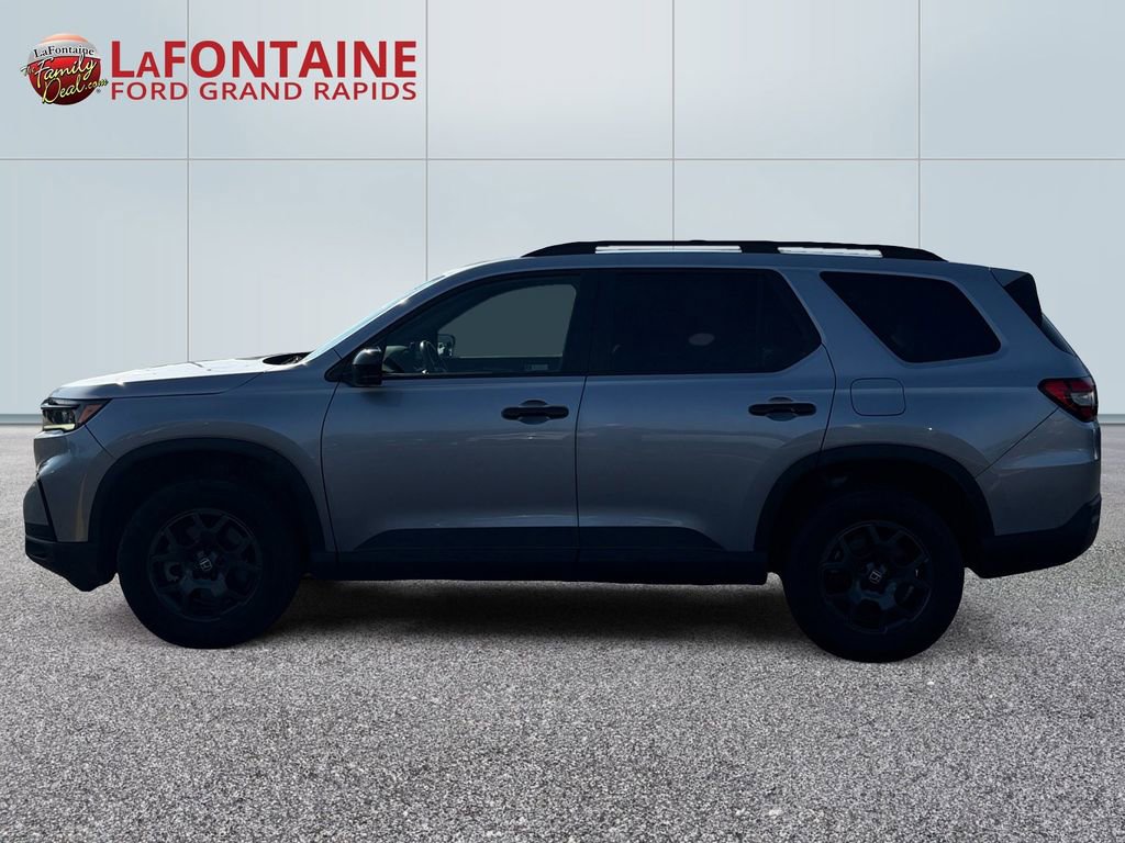 Used 2023 Honda Pilot TrailSport image 4