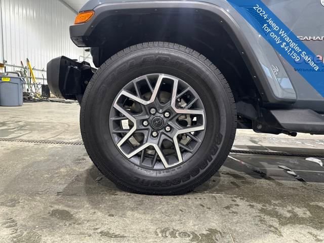 Used 2024 Jeep Wrangler Sahara w/ Technology Group image 25