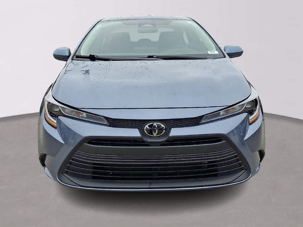 Used 2025 Toyota Corolla LE w/ Convenience Package FWD image 2