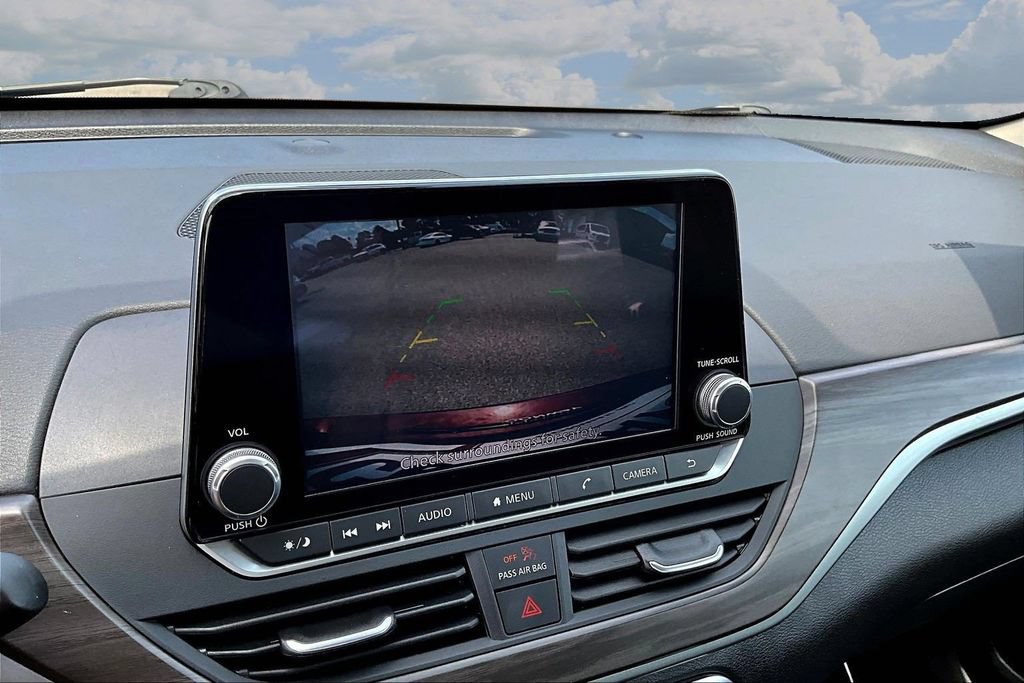 Used 2025 Nissan Altima 2.5 SV FWD image 15
