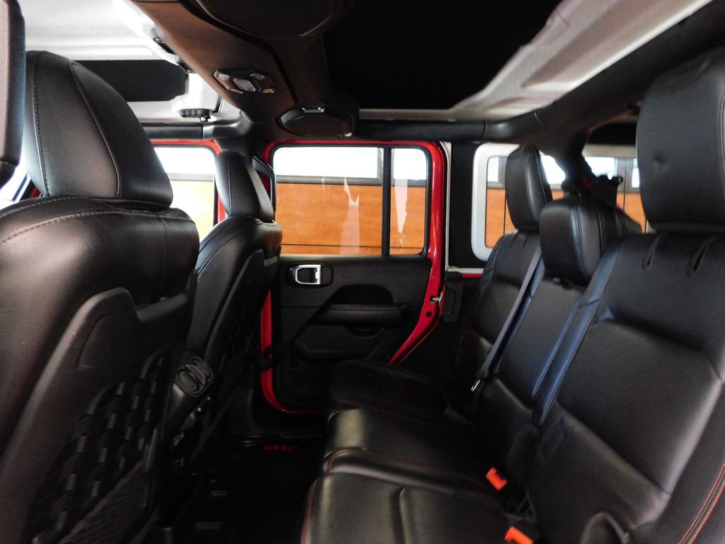 Used 2020 Jeep Wrangler Unlimited Rubicon w/ Dual Top Group AWD/4WD image 34