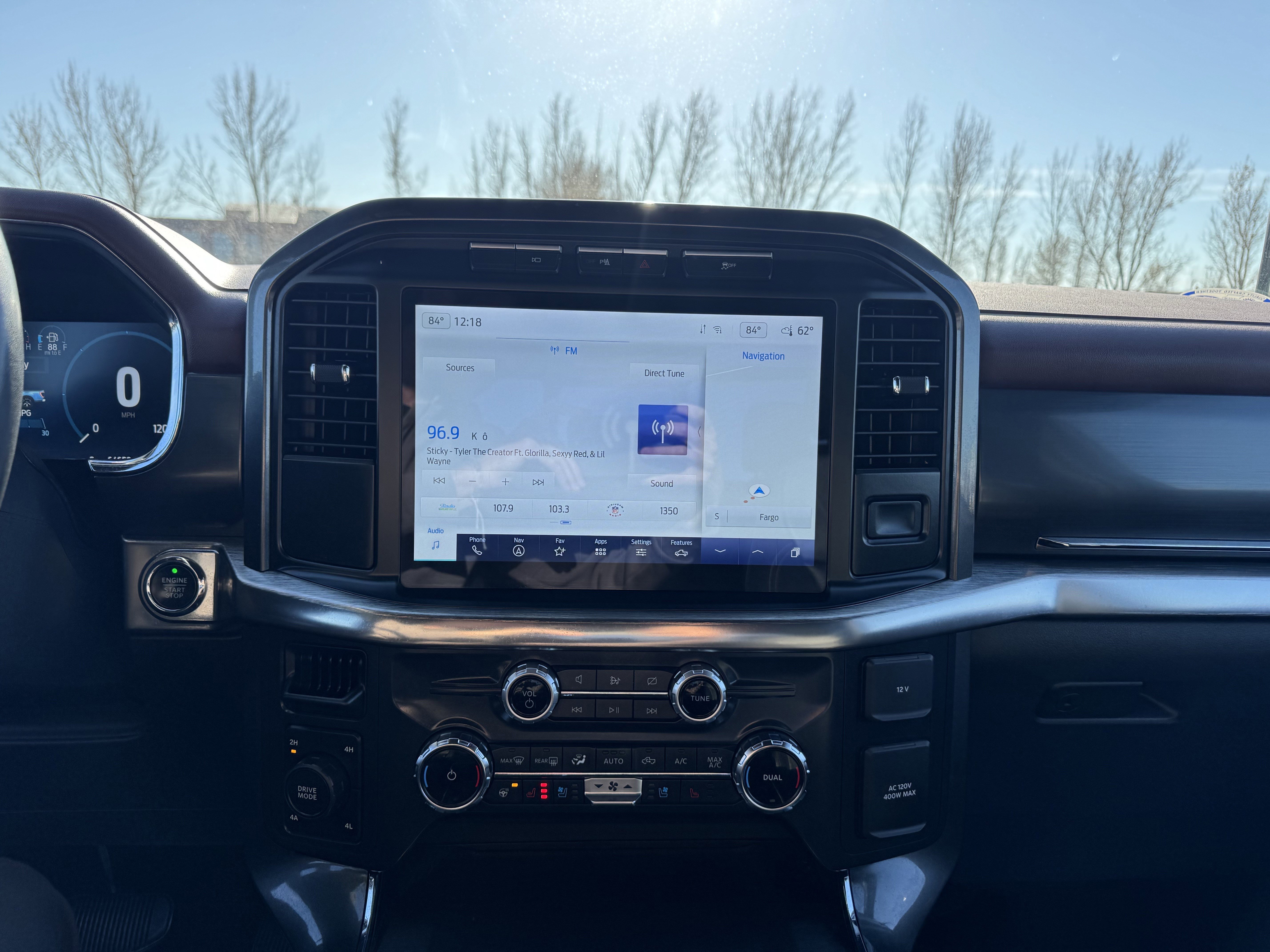 Certified 2022 Ford F150 Lariat w/ Equipment Group 502A High image 16