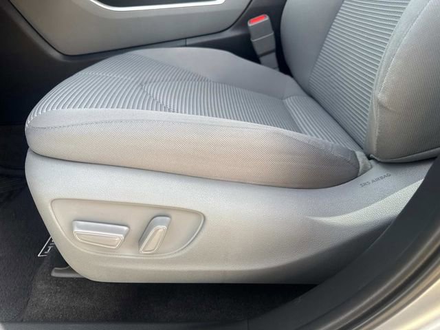 Used 2023 Toyota Highlander L FWD image 24