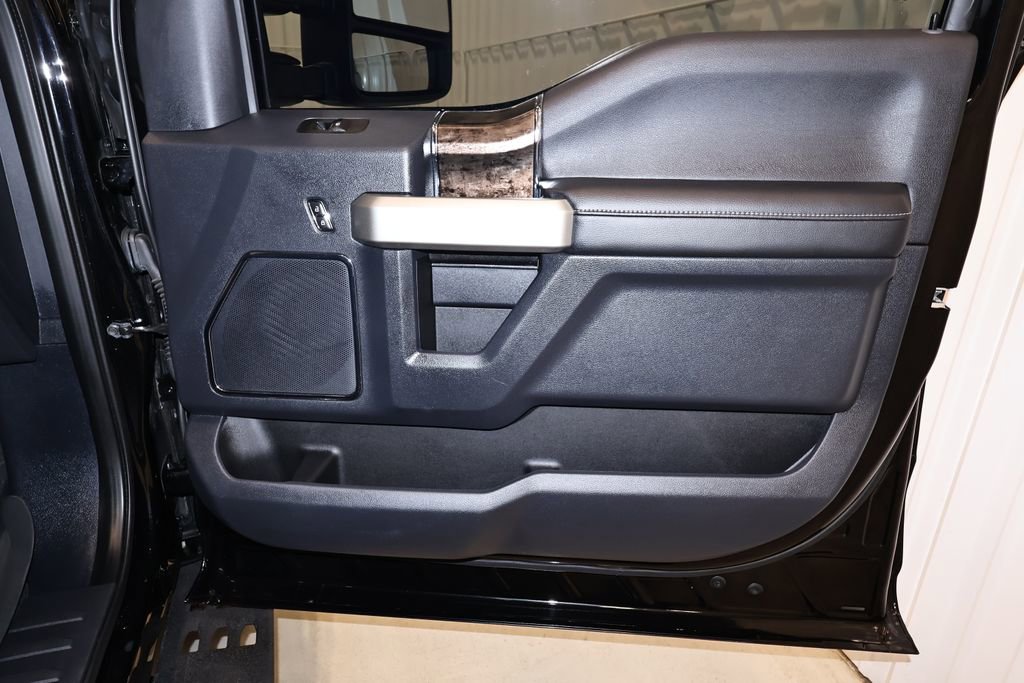 Certified 2022 Ford F350 Lariat w/ Tremor Off-Road Package image 18