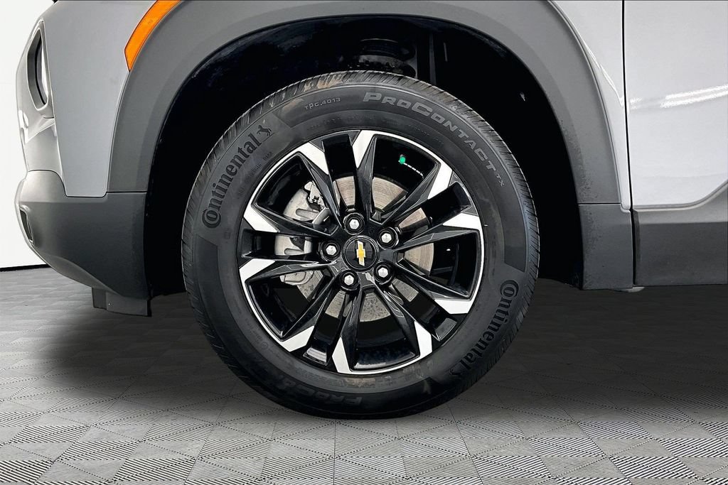 Used 2023 Chevrolet TrailBlazer LT w/ Convenience Package AWD/4WD image 9