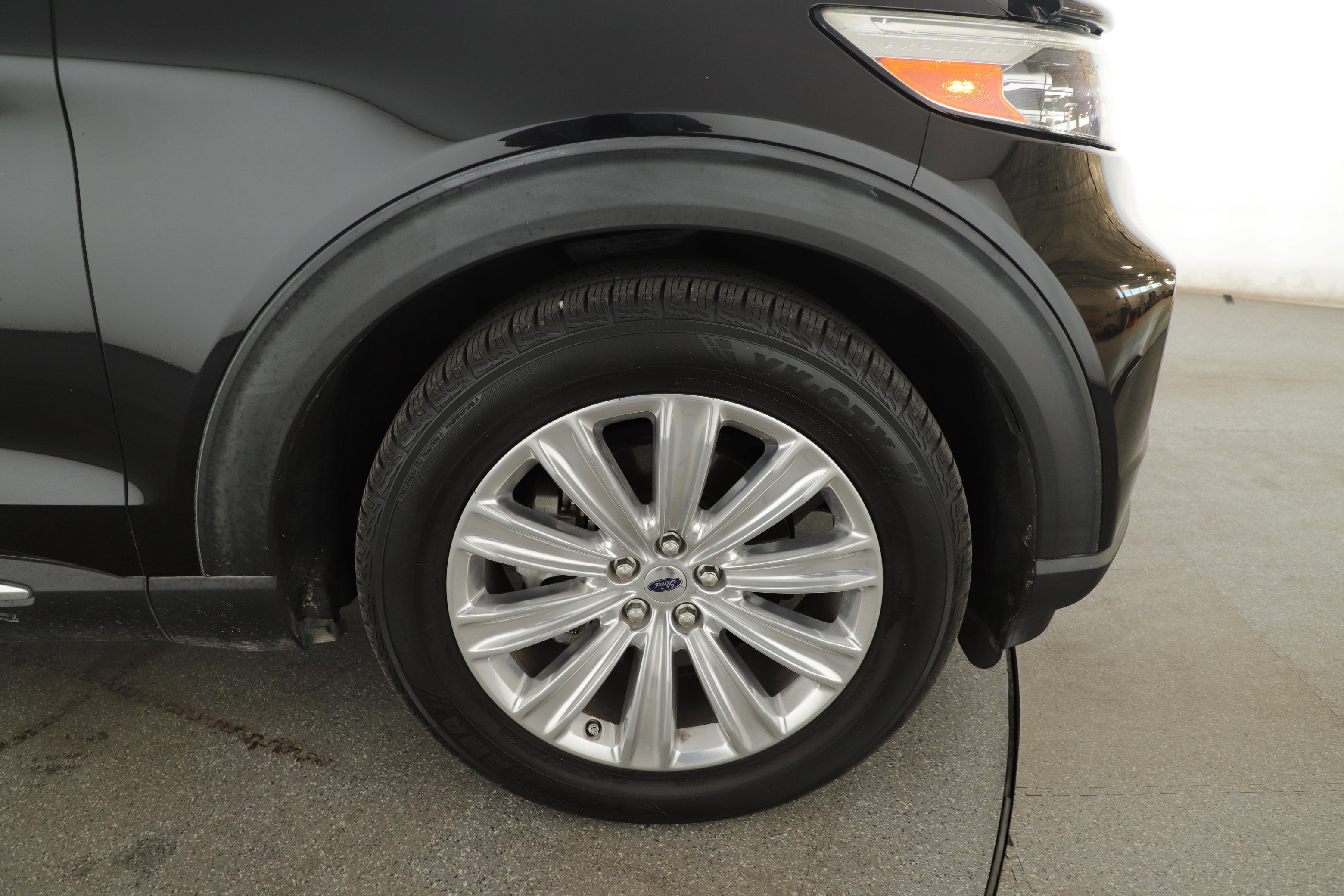 Certified 2020 Ford Explorer Limited w/ Class III Trailer Tow Package image 8