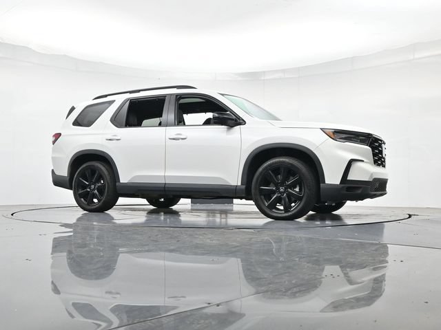 Used 2025 Honda Pilot Black Edition image 37