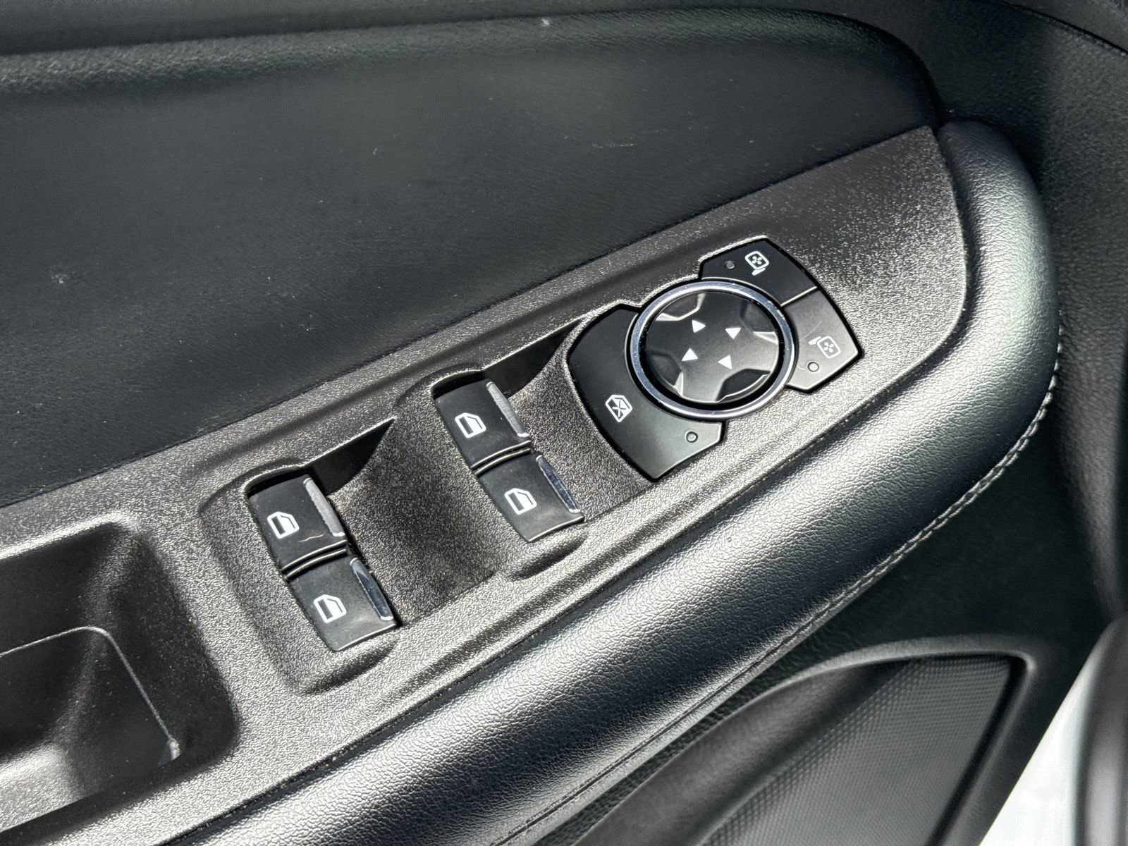 Certified 2024 Ford Edge SEL AWD/4WD image 19