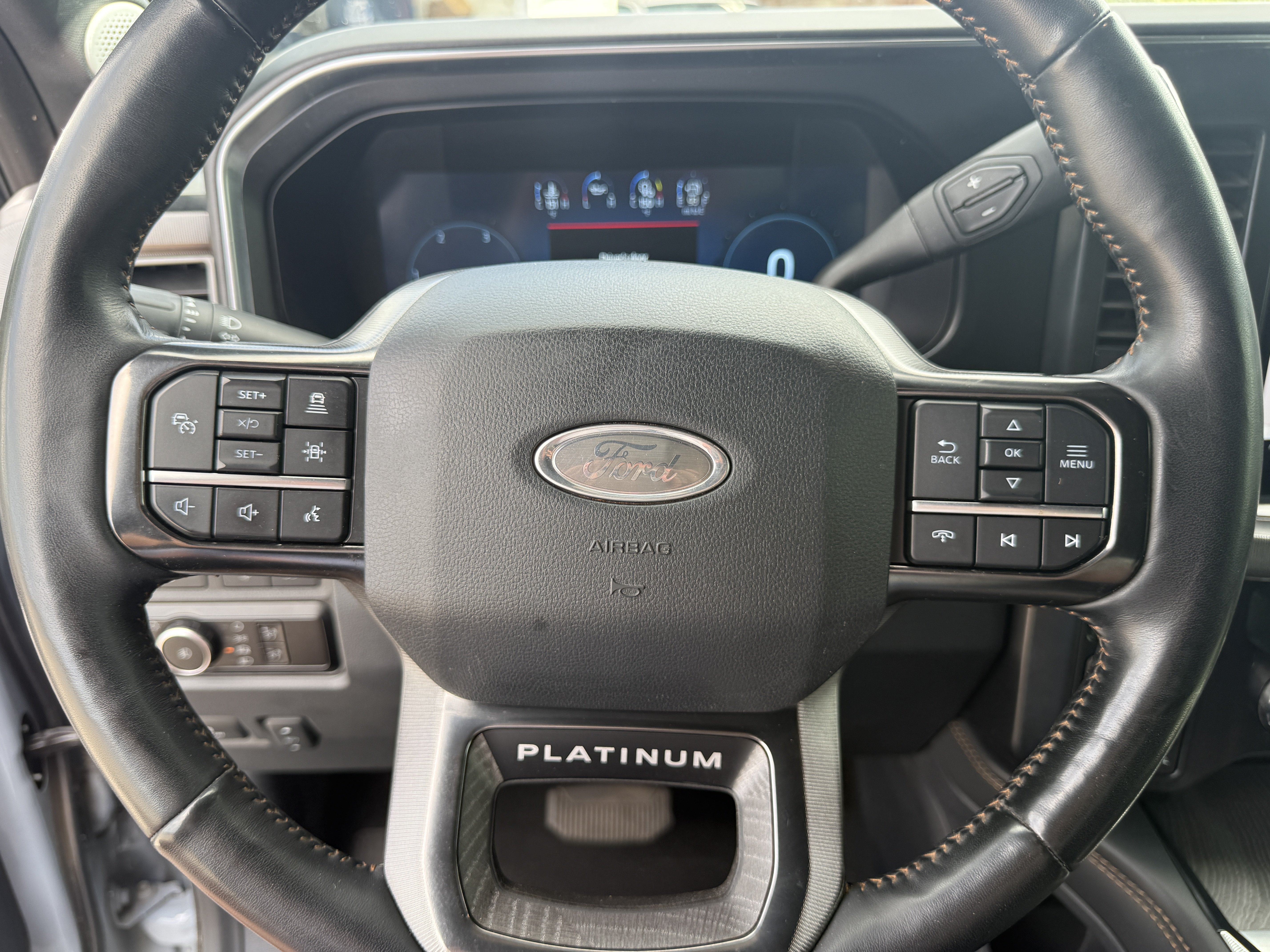 Certified 2024 Ford F250 Platinum w/ Tremor Off-Road Package AWD/4WD image 28