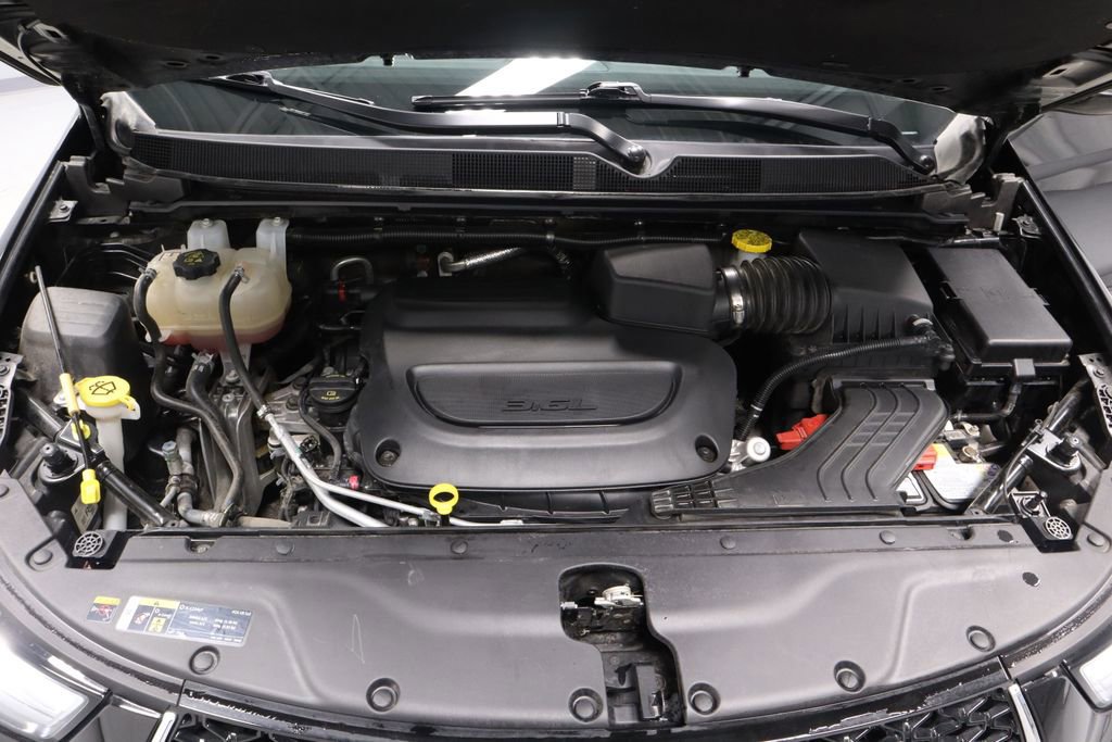 Used 2025 Chrysler Pacifica Select image 14