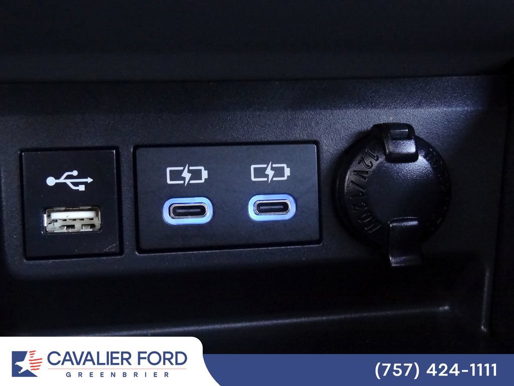 Used 2022 Toyota Highlander XLE AWD/4WD image 32
