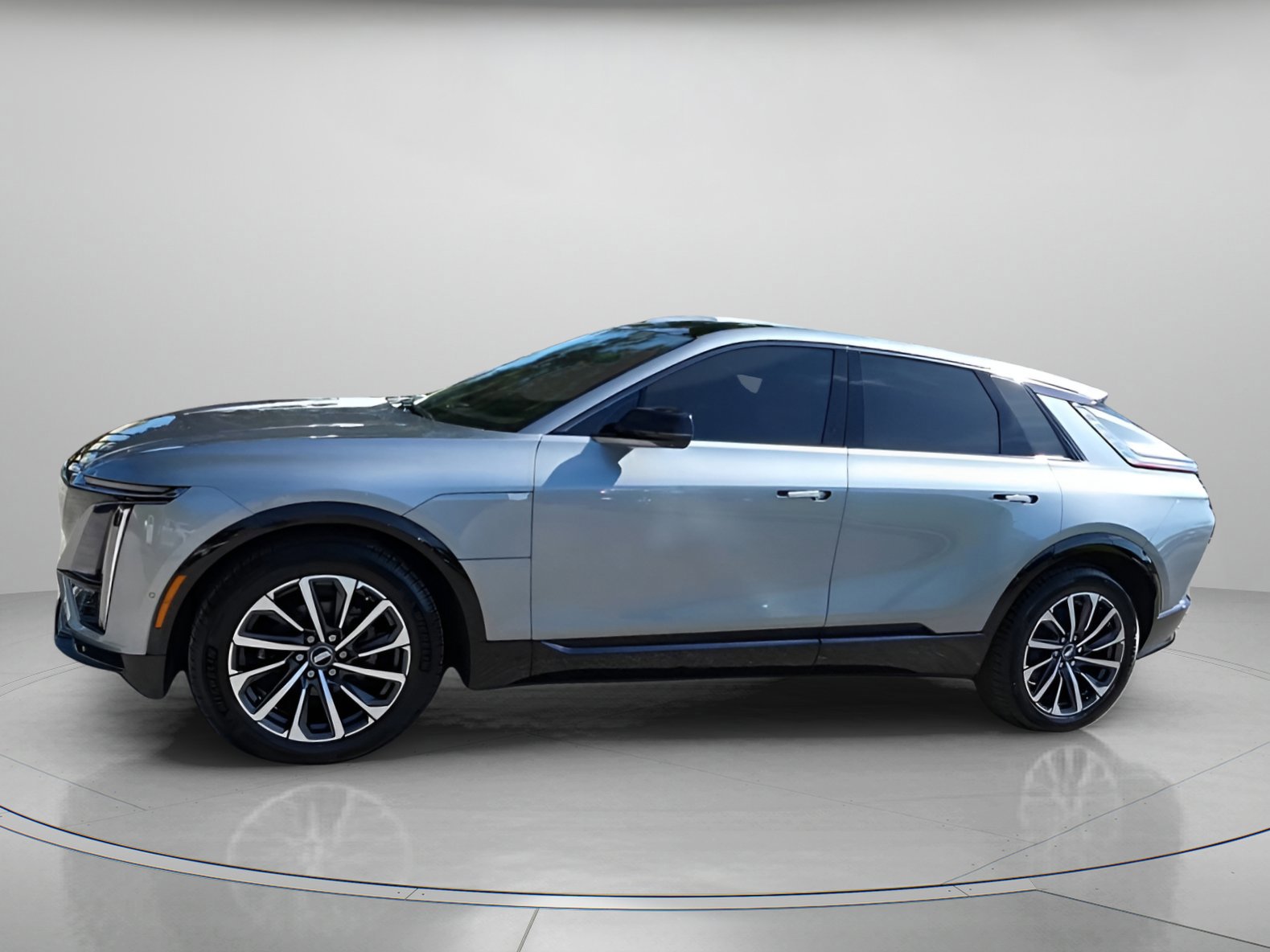 Used 2024 Cadillac Lyriq Sport image 6