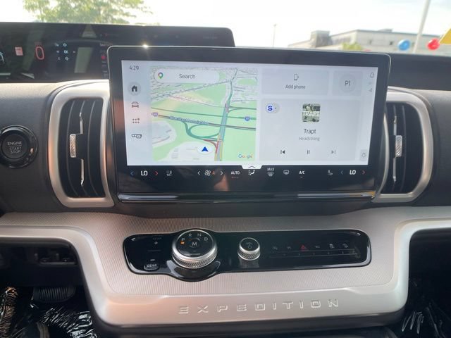Certified 2025 Ford Expedition Active AWD/4WD image 24