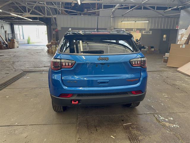 Used 2022 Jeep Compass Trailhawk AWD/4WD image 6