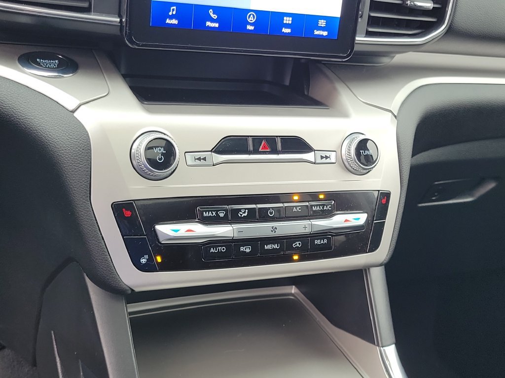 Certified 2022 Ford Explorer XLT w/ Equipment Group 202A AWD/4WD image 28