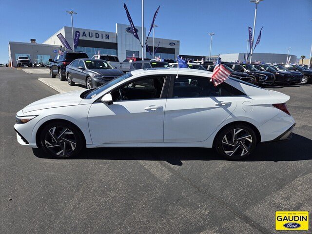 Used 2024 Hyundai Elantra Limited FWD image 4