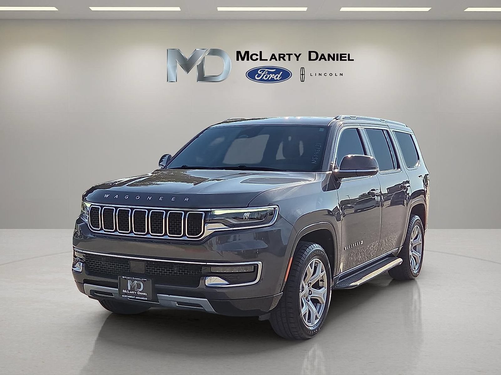 Used 2022 Jeep Wagoneer Series II AWD/4WD image 2