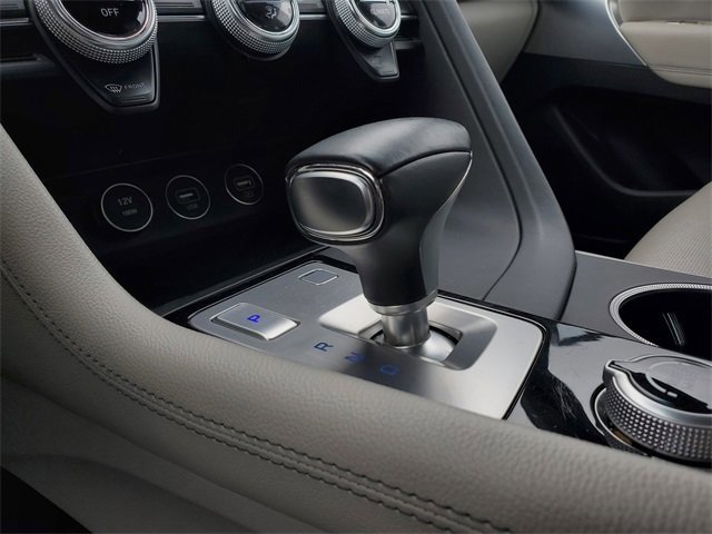 Used 2022 Genesis G70 2.0T image 24