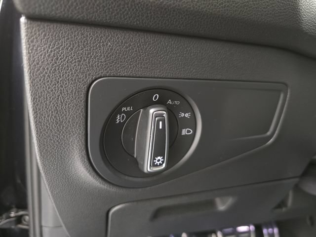 Used 2019 Volkswagen Tiguan SEL Premium AWD/4WD image 29