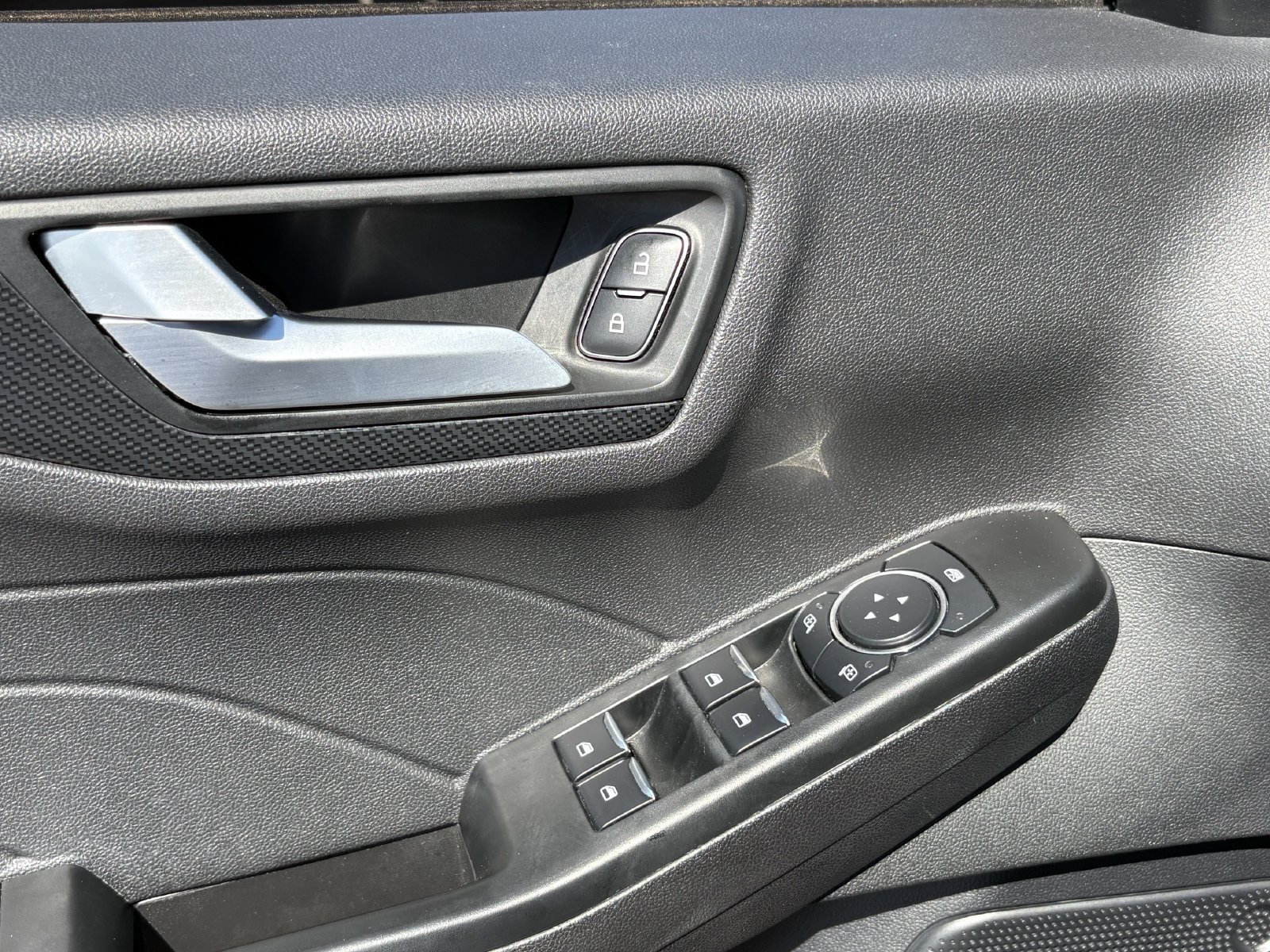 Certified 2025 Ford Escape ST-Line Select AWD/4WD image 24