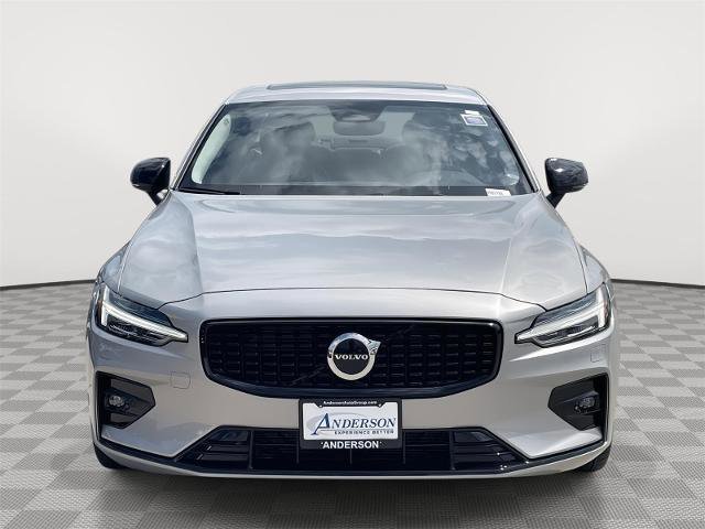 Used 2025 Volvo S60 B5 Core image 8