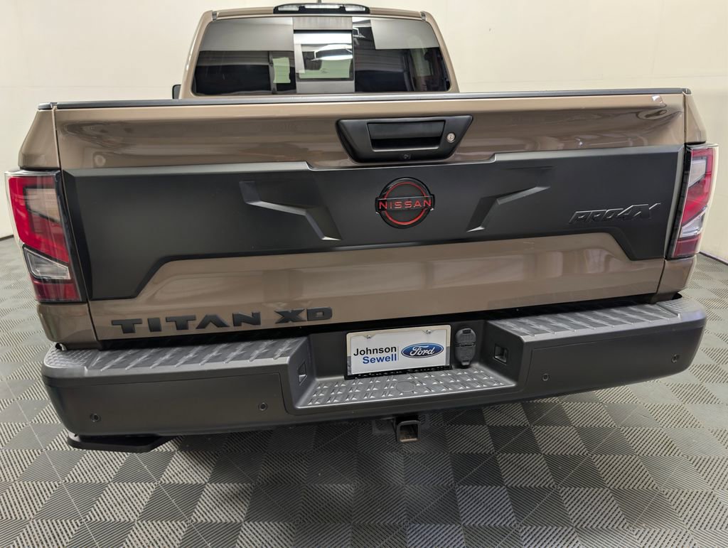 Used 2023 Nissan Titan PRO-4X AWD/4WD image 6