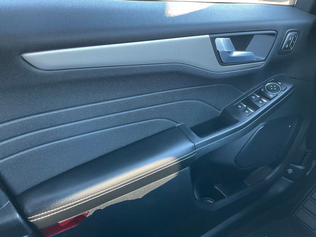 Certified 2022 Ford Escape SEL w/ Technology Package image 59