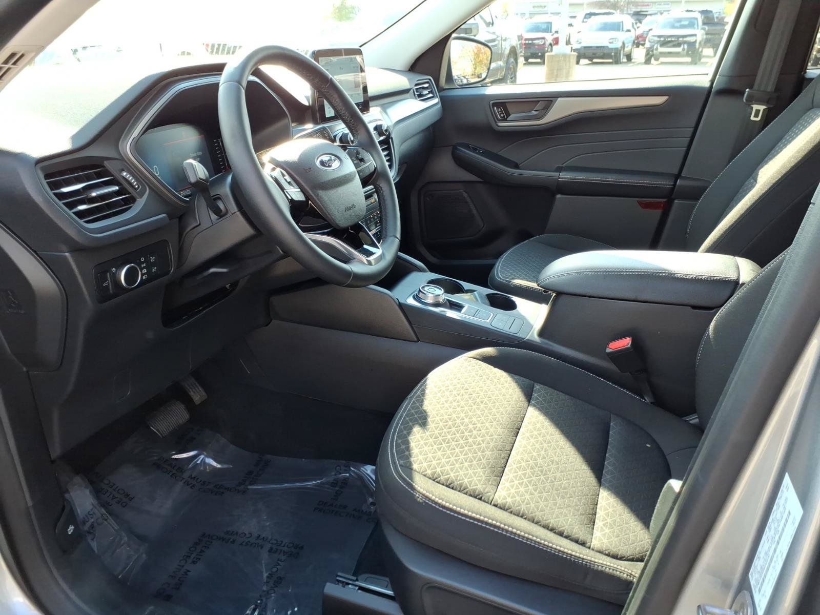 Certified 2024 Ford Escape Active AWD/4WD image 11