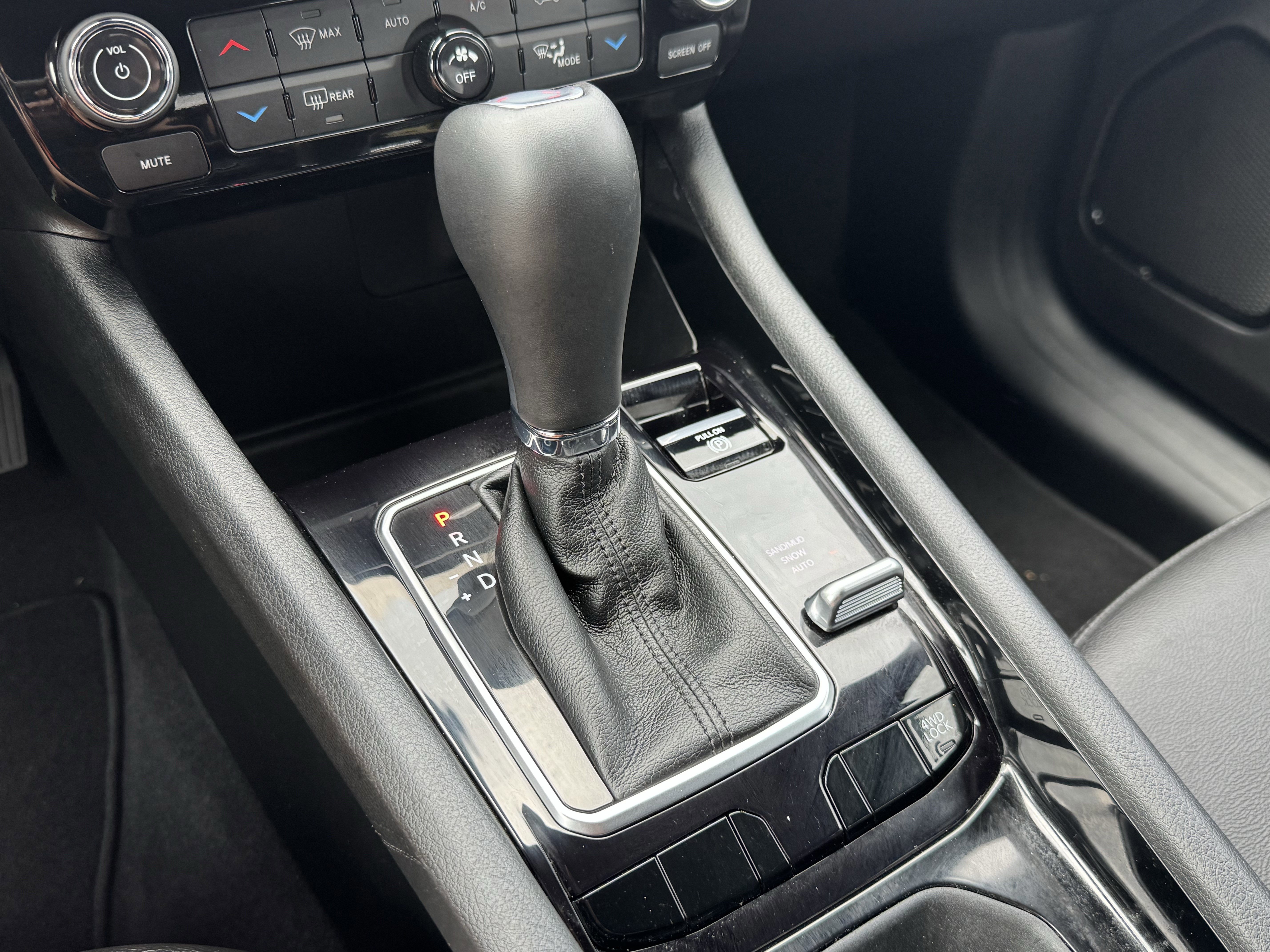 Used 2024 Jeep Compass Limited image 23