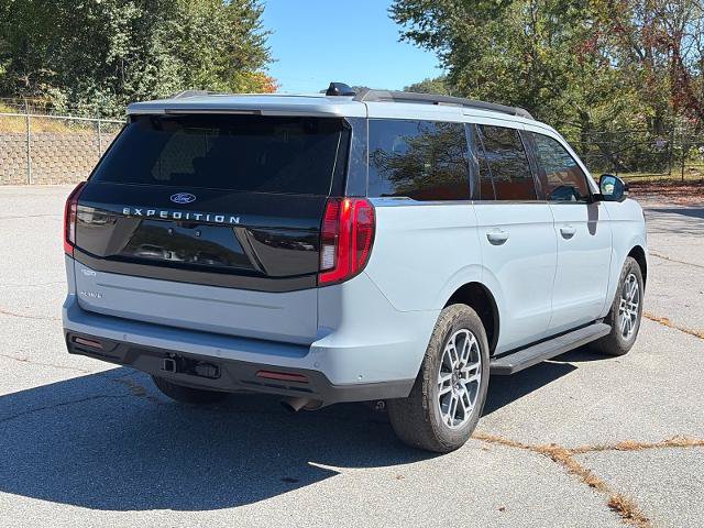 Certified 2025 Ford Expedition Active AWD/4WD image 3