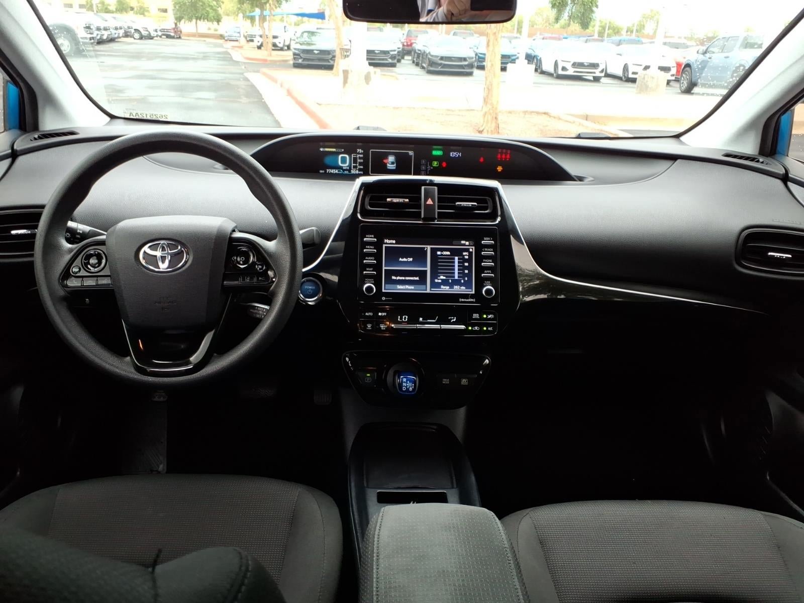 Used 2021 Toyota Prius L Eco FWD image 18
