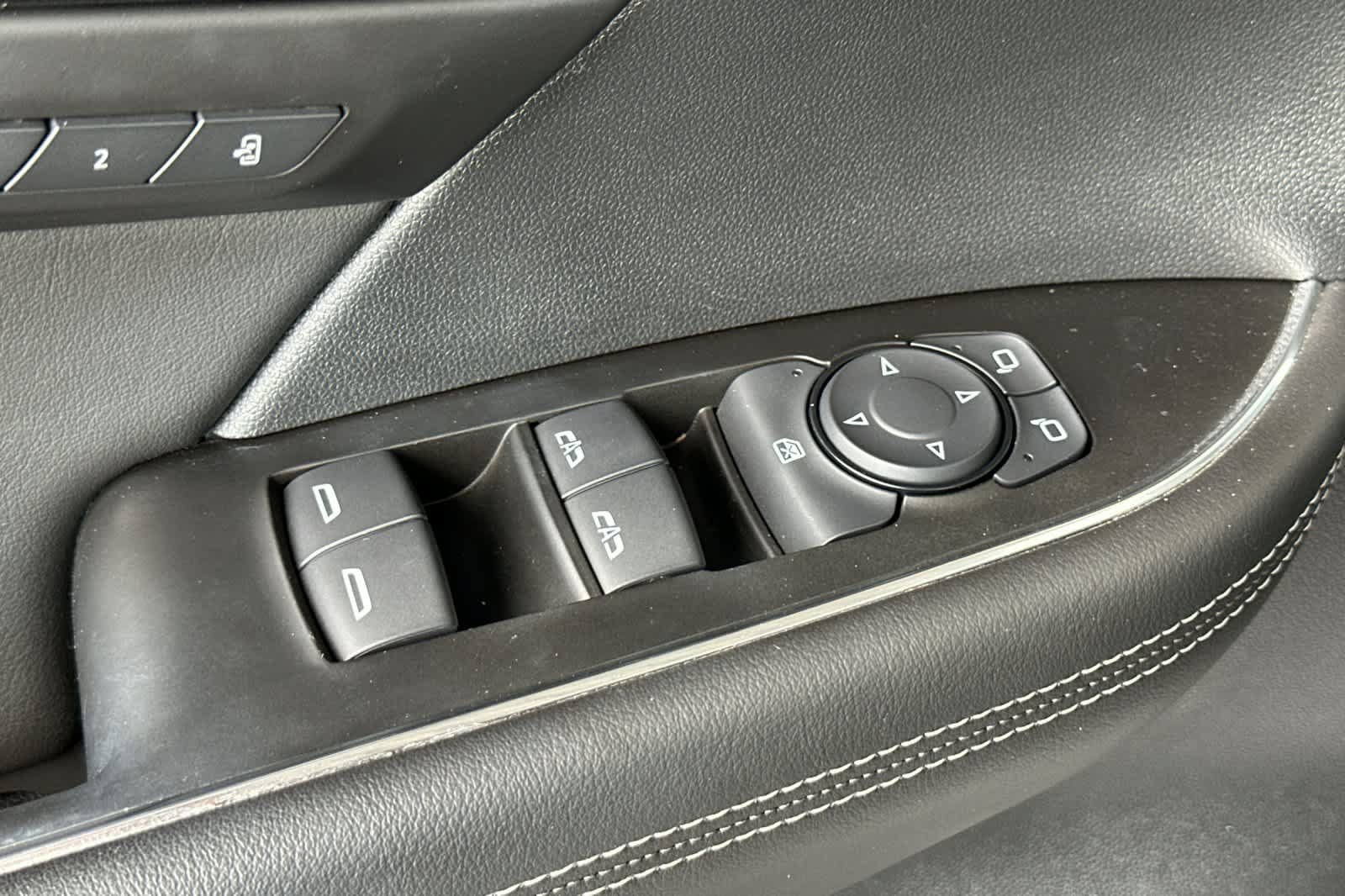 Used 2022 Buick Envision Essence w/ Technology Package I FWD image 13