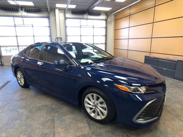 Used 2023 Toyota Camry LE image 1