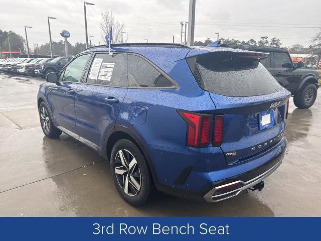 Used 2022 Kia Sorento EX w/ Panoramic Sunroof Package image 4