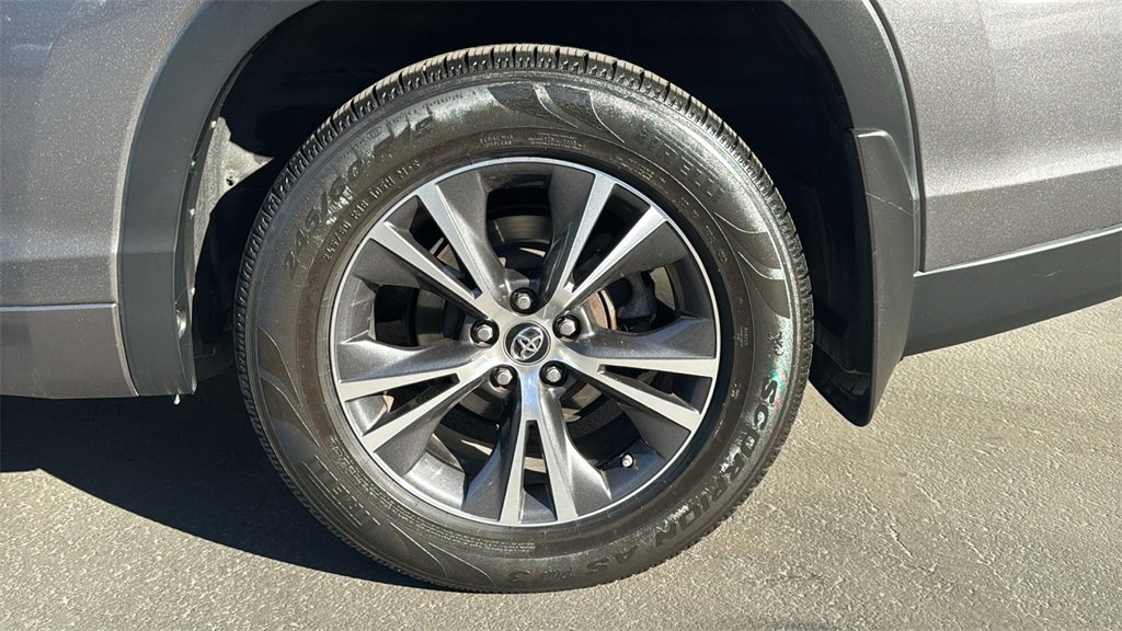 Used 2018 Toyota Highlander Plus image 8