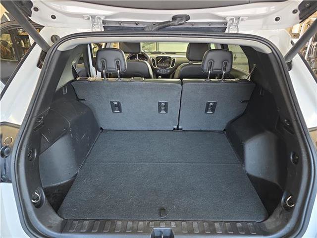 Used 2018 Chevrolet Equinox Premier image 17