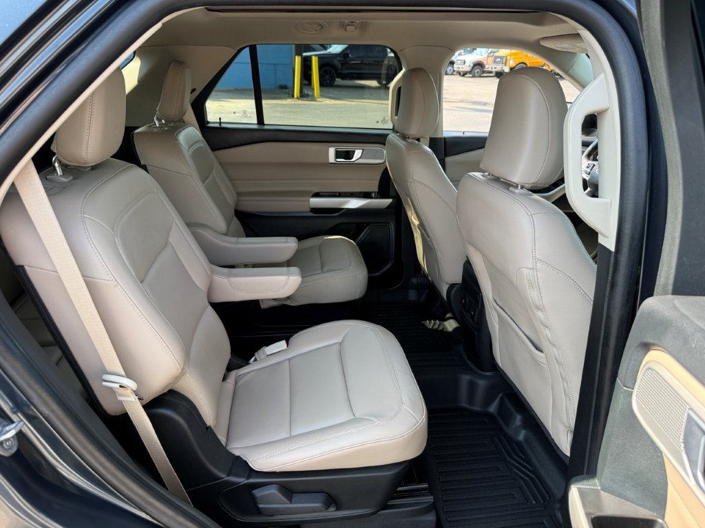 Certified 2023 Ford Explorer XLT w/ Equipment Group 202A AWD/4WD image 23